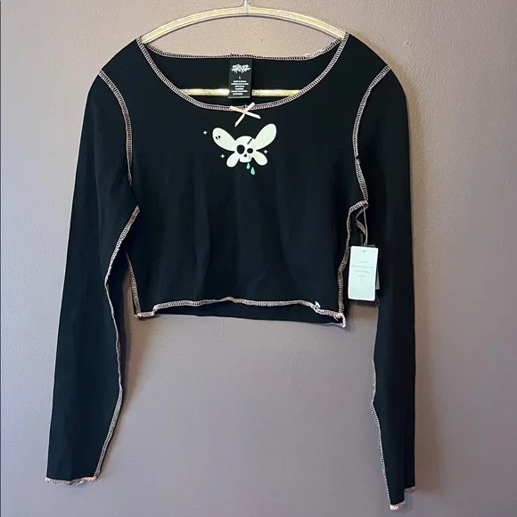 SWIXXZ Black with Pink Stitching Screen Printed Long-Sleeve Cropped LargeTop NWT - Picture 1 of 4